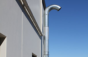 The chassis is made from cast aluminium, the promatic diffuser is moulded in fracture resistant polycarbonate