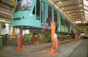 hoists for train and locomotive workshops
